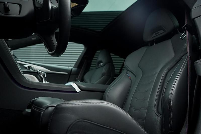 Gebraucht BMW 840 333 PS (244 kW) 2025 Grau Coupé