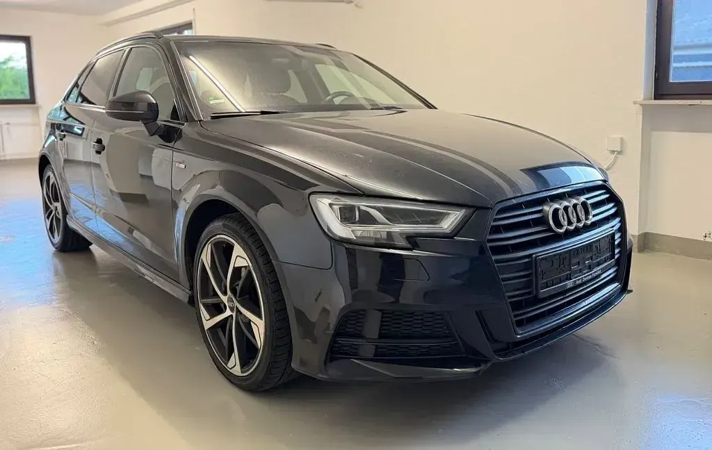 Gebraucht Audi A3 S-Line 150 PS (110 kW) 2019 Mythosschwarz Limousine