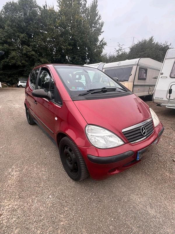 Rot Gebraucht 2002 Mercedes A140 Kleinwagen | 1.100 € - Bild 1/4