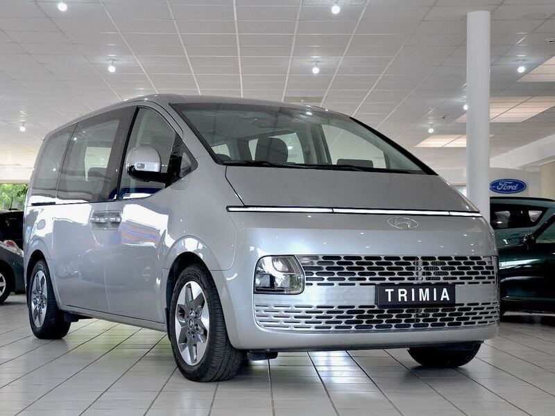 Silber Gebraucht 2023 Hyundai Staria Van | 34.380 € (Superpreis) - Bild 1/4