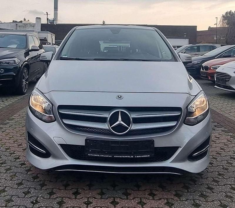 Gebraucht Mercedes B180 122 PS (89 kW) 2017 Polarsilber  metalliclack Van / Kleinbus