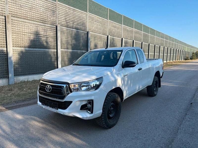 Gebraucht Toyota HiLux 150 PS (110 kW) 2018 Weiß Pickup