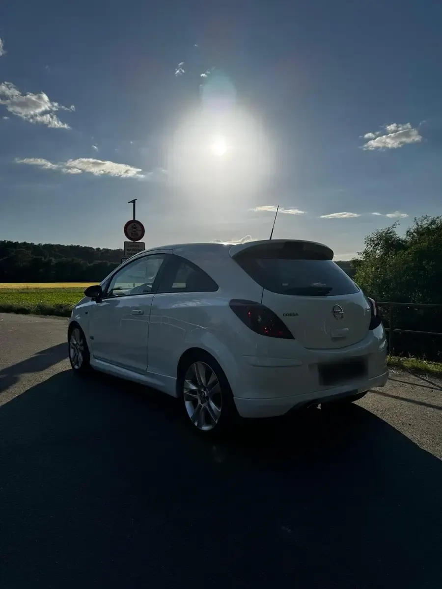Gebraucht Opel Corsa OPC 95 PS (69 kW) 2010 Weiß Kleinwagen