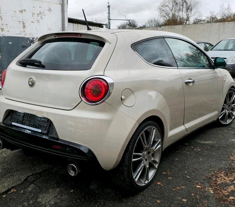 Beige Gebraucht 2009 Alfa Romeo MiTo Kleinwagen | 6.000 € - Bild 1/4