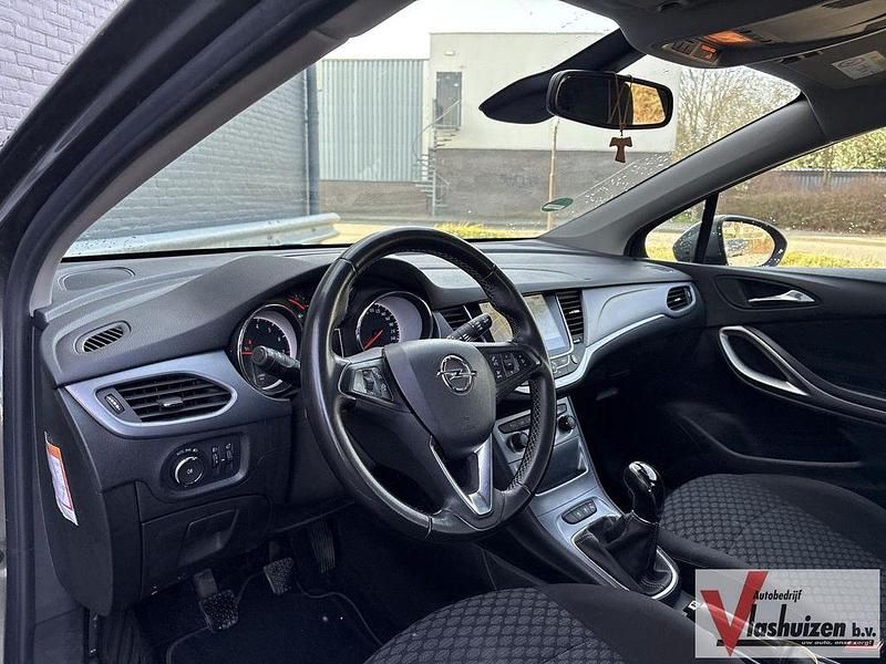 Gebraucht Opel Astra Edition 105 PS (77 kW) 2018 Grau Kombi