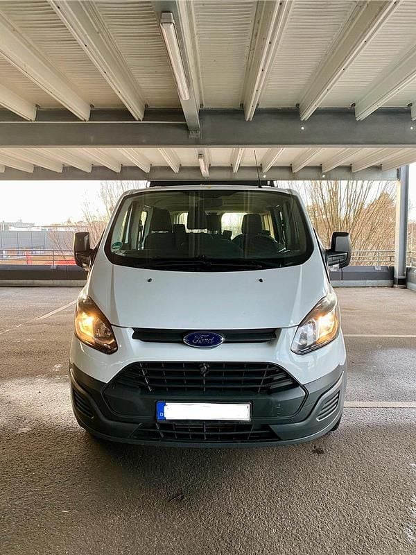 Weiß Gebraucht 2015 Ford Transit Custom Van / Kleinbus | 5.999 € (Guter Preis) - Bild 1/4