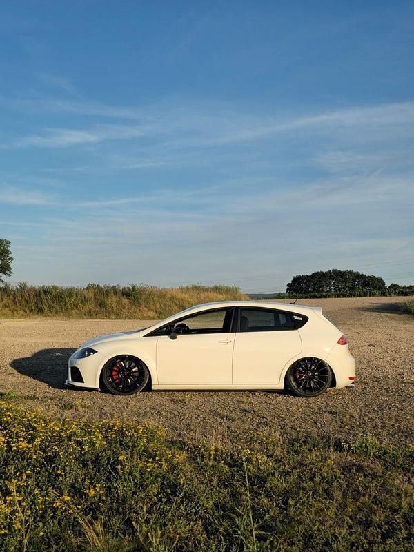 Usata Seat Leon CUPRA 349 CV (256 kW) 2009 Bianco Utilitaria