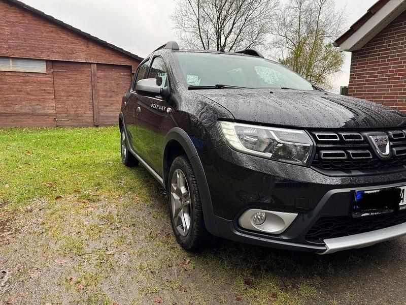 Gebraucht Dacia Sandero Prestige 90 PS (66 kW) 2017 Schwarz Limousine