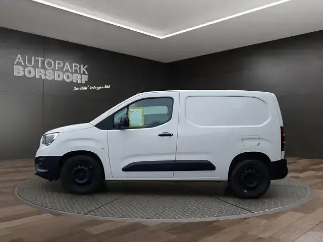 Gebraucht Opel Combo Basis 102 PS (75 kW) 2024 Weiß Van / Kleinbus