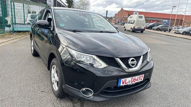Gebraucht Nissan Qashqai Acenta 116 PS (85 kW) 2017 Schwarz SUV