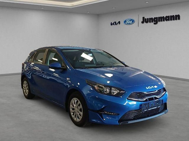 Neu Kia Ceed Vision 140 PS (102 kW) 2025 Blau metallic Kleinwagen