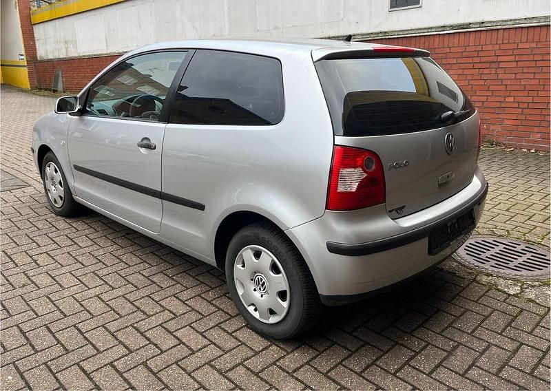 Gebraucht VW Polo 54 PS (39 kW) 2002 Silber Kleinwagen