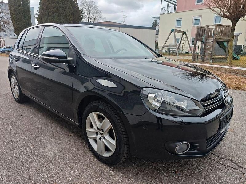 Gebraucht VW Golf VI Team 105 PS (77 kW) 2010 Schwarz Kleinwagen
