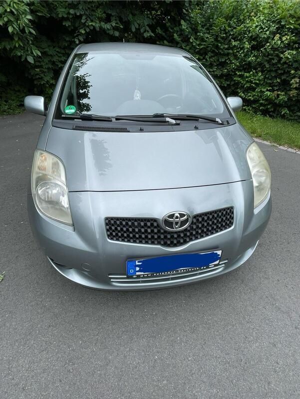 Silber Gebraucht 2007 Toyota Yaris Kleinwagen | 1.600 € (Superpreis) - Bild 1/4
