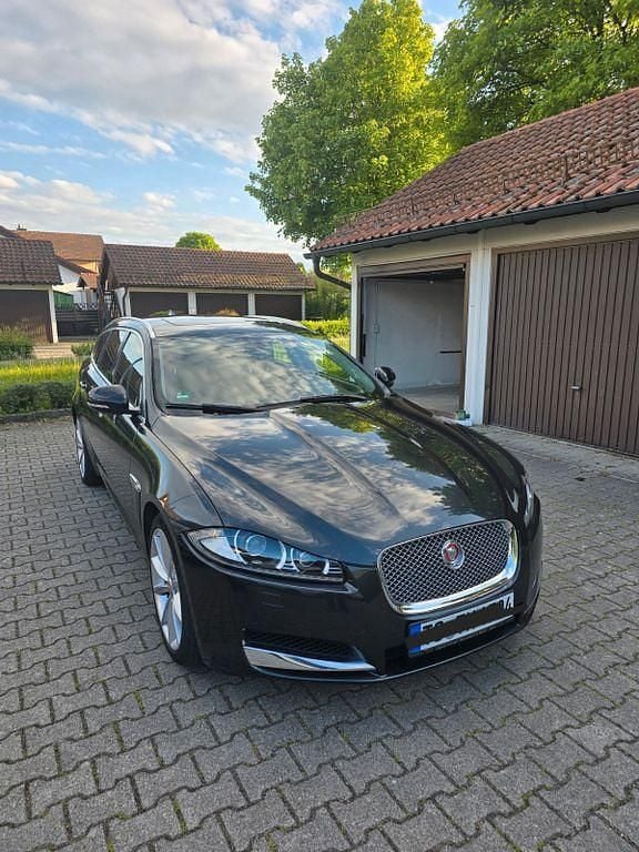Grau Gebraucht 2014 Jaguar XF Sportbrake S Kombi | 12.000 € (Fairer Preis) - Bild 1/4