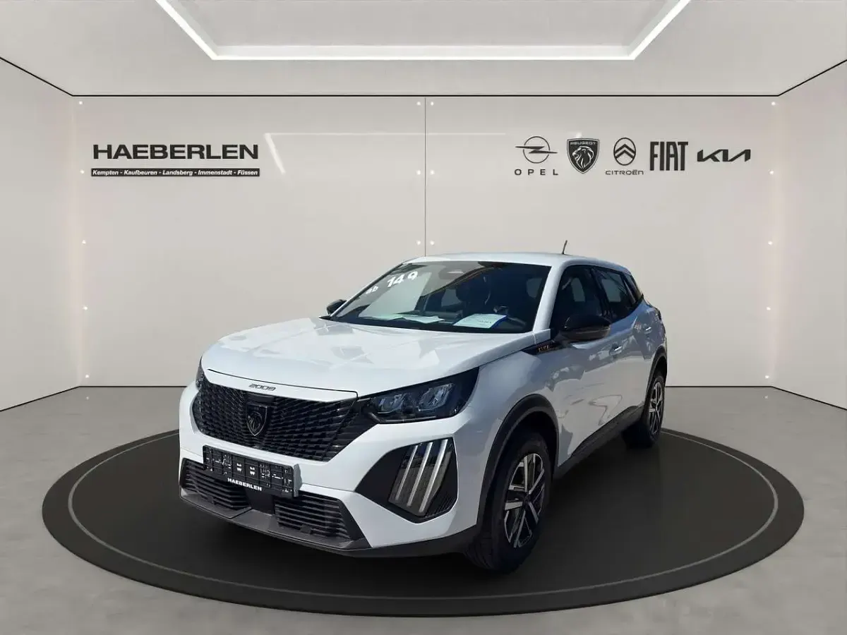 Neu Peugeot 2008 Style 131 PS (96 kW) 2025 Okenitweiss metallic SUV