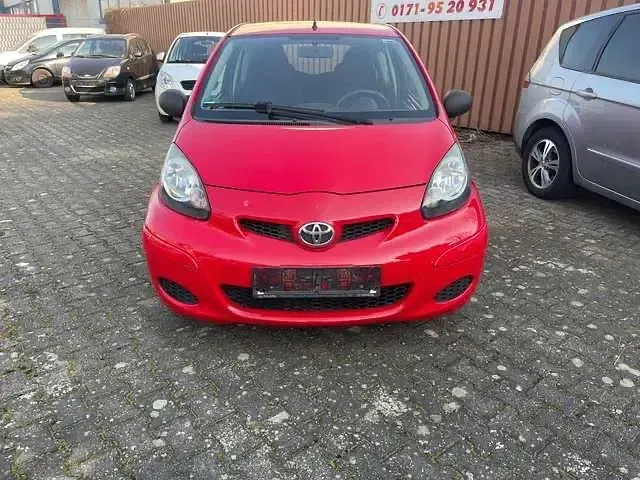 Gebraucht Toyota Aygo 68 PS (50 kW) 2009 Rot Kleinwagen