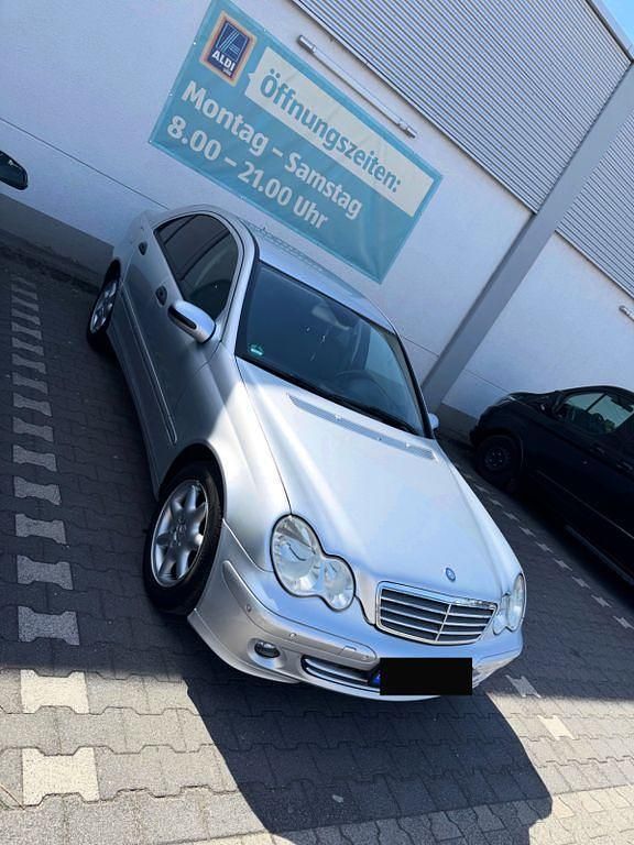 Silber Gebraucht 2005 Mercedes C180 Classic Limousine | 1.600 € (Superpreis) - Bild 1/4