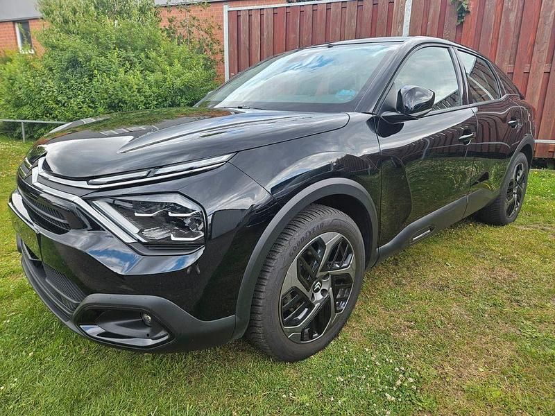 Lackierung schwarz perla nera/ Gebraucht 2024 Citroën C4 SUV | 18.990 € (Guter Preis) - Bild 1/1