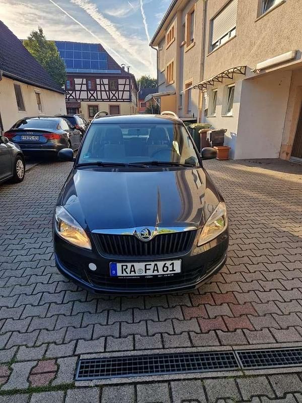Grau Gebraucht 2014 Skoda Fabia Cool Edition Kombi | 4.650 € (Fairer Preis) - Bild 1/4