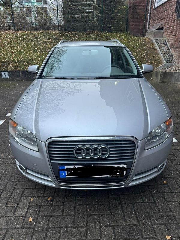 Silber Gebraucht 2006 Audi A4 Kombi | 4.200 € (Fairer Preis) - Bild 1/4