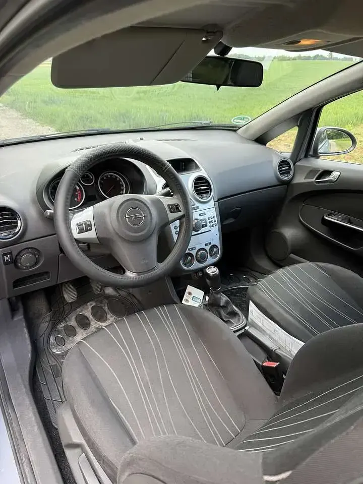 Gebraucht Opel Corsa Edition 80 PS (58 kW) 2009 Grau Kleinwagen