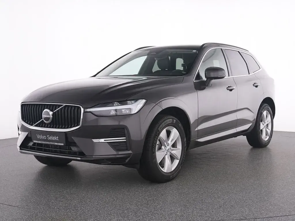 Gebraucht Volvo XC60 Core 197 PS (144 kW) 2023 Platinum grey / metallic SUV