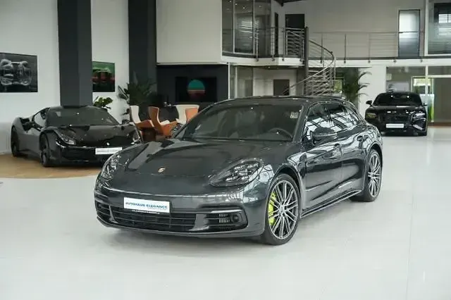 Gebraucht Porsche Panamera Chrono 330 PS (242 kW) 2019 Vulkangraumetallic Kombi