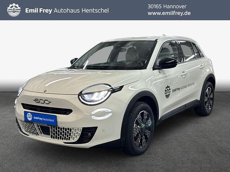Neu Fiat 600 Icon 101 PS (74 kW) 2025 Weiß SUV