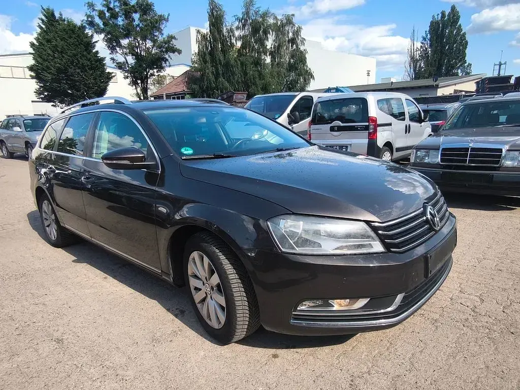 Gebraucht VW Passat 140 PS (102 kW) 2012 Schwarz Kombi