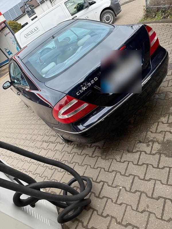 Gebraucht Mercedes CLK320 310 PS (228 kW) 2003 Blau Coupé