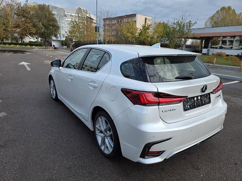 Gebraucht Lexus CT200h 136 PS (100 kW) 2021 Weiß Limousine