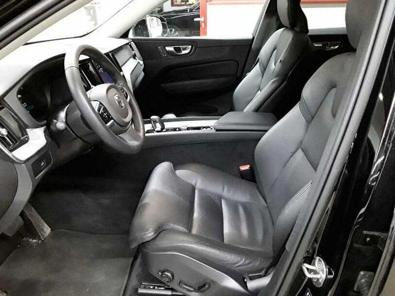 Gebraucht Volvo XC60 Plus 197 PS (144 kW) 2022 Black stone SUV