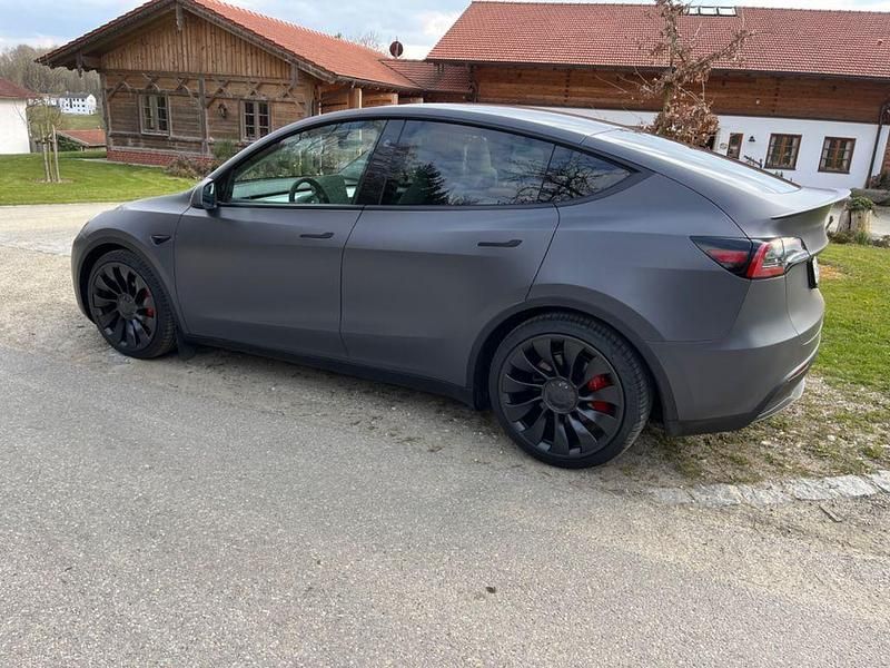 Gebraucht Tesla Model Y Performance 398 kW (542 PS) 2024 Grau SUV