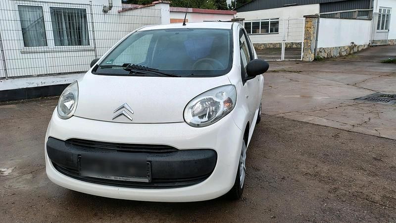 Weiß Gebraucht 2009 Citroën C1 Kleinwagen | 1.900 € (Fairer Preis) - Bild 1/4