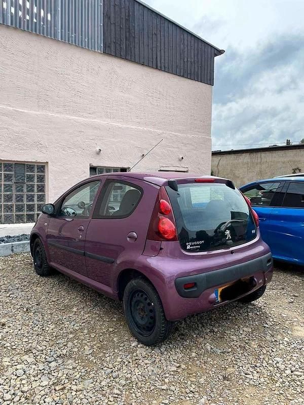 Gebraucht Peugeot 107 68 PS (50 kW) 2012 Violet Kleinwagen