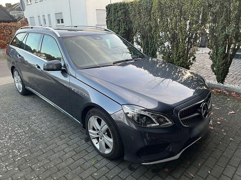 Gebraucht Mercedes E220 AMG line 170 PS (125 kW) 2013 Grau Kombi