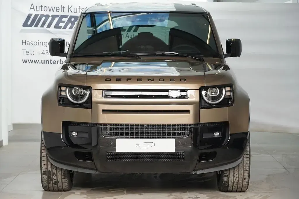 Neu Land Rover Defender SE Dynamic 200 PS (147 kW) 2026 Braun SUV