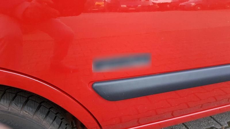 Gebraucht Renault Clio LIMITED 75 PS (55 kW) 1997 Rot Kleinwagen