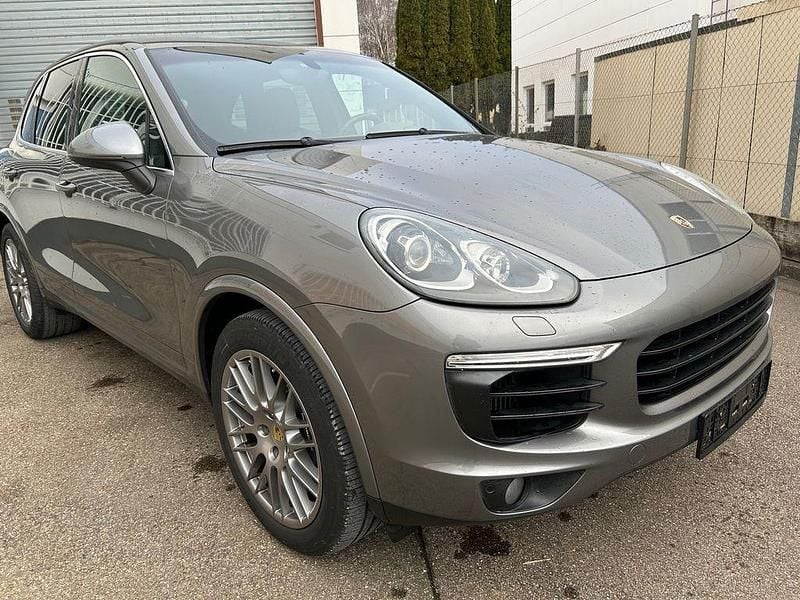 Gebraucht Porsche Cayenne 262 PS (192 kW) 2016 Grau SUV
