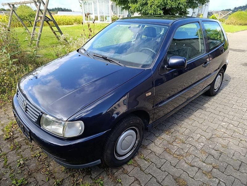 Gebraucht VW Polo 60 PS (44 kW) 1998 Blau Kleinwagen