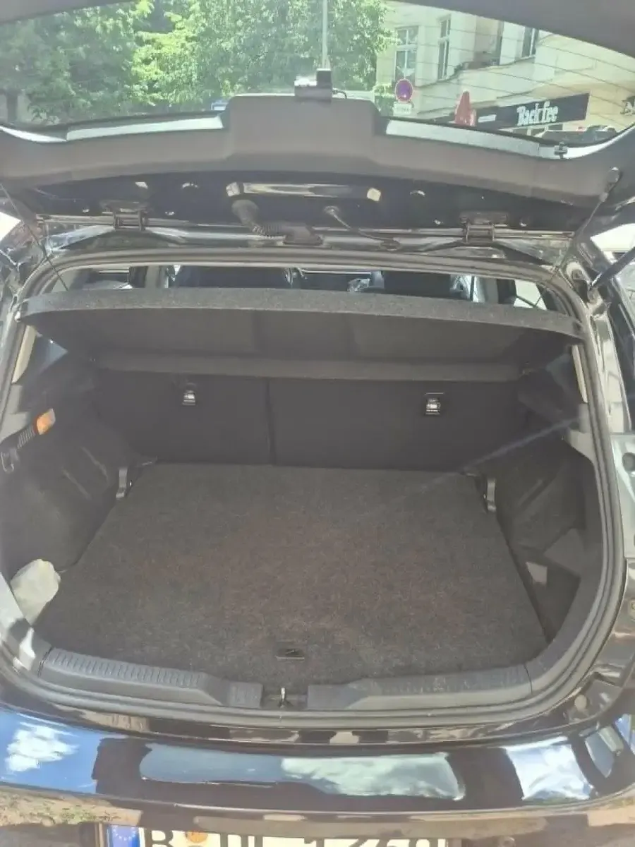 Gebraucht Toyota Auris Hybrid 99 PS (72 kW) 2018 Schwarz Limousine