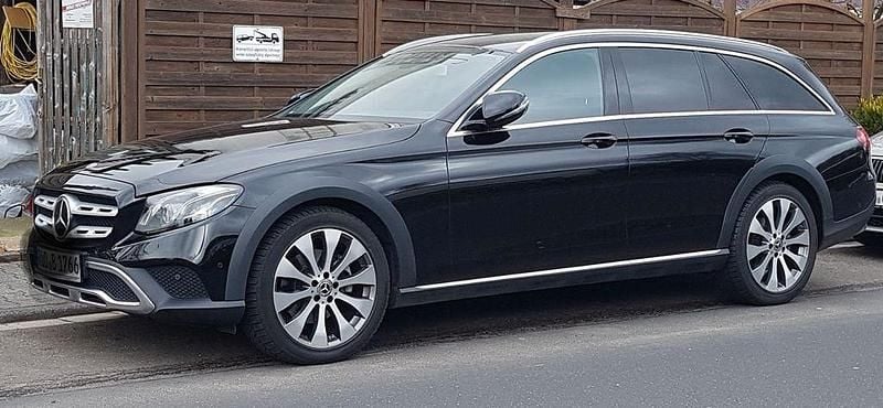 Gebraucht Mercedes E220 All-Terrain 194 PS (142 kW) 2017 Schwarz Kombi