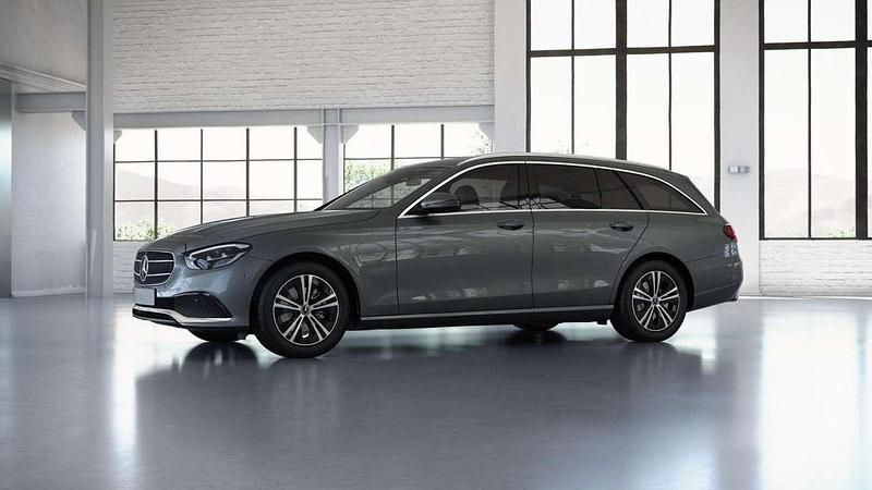 Gebraucht Mercedes E220 Avantgarde 194 PS (142 kW) 2021 Selenitgrau metallic Kombi