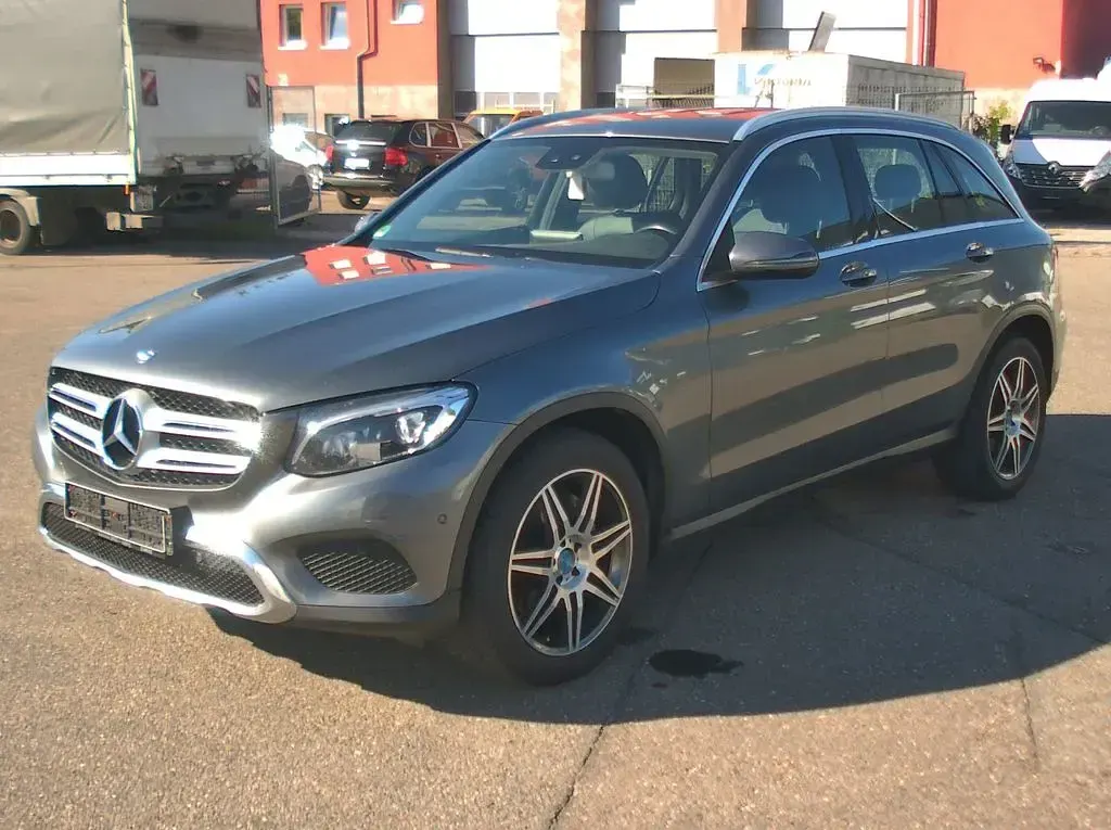 Gebraucht Mercedes GLC250 204 PS (150 kW) 2017 Grau SUV