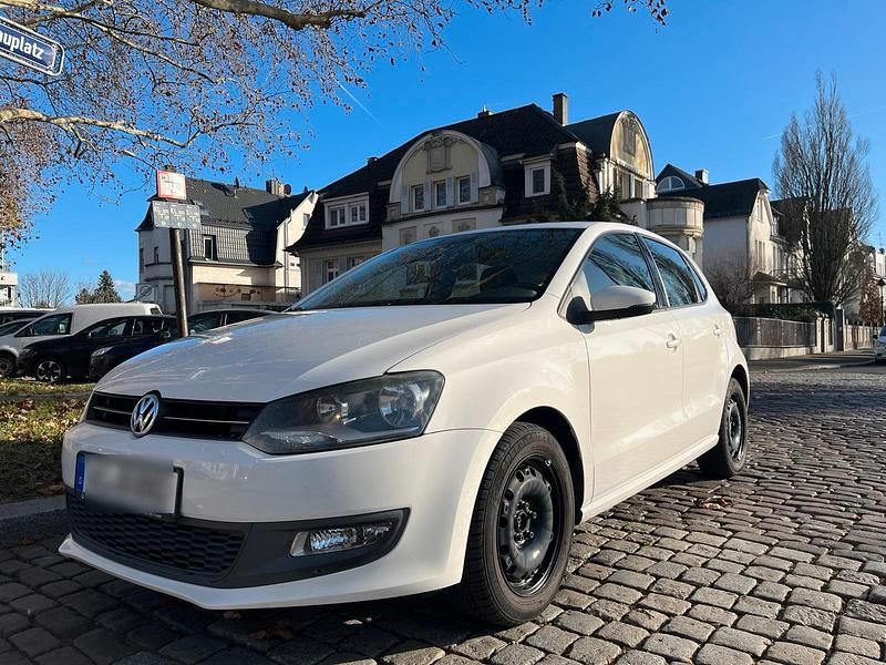 Weiß Gebraucht 2010 VW Polo Limousine | 3.350 € (Etwas zu teuer) - Bild 1/4