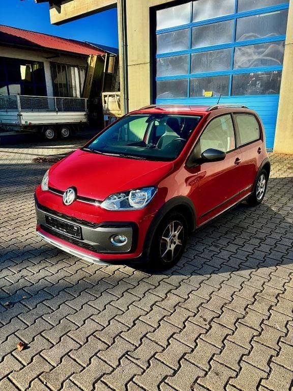 Rot Gebraucht 2017 VW cross up! Kleinwagen | 8.990 € (Fairer Preis) - Bild 1/4