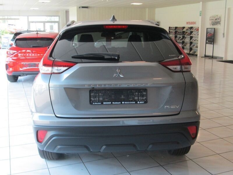 Gebraucht Mitsubishi Eclipse Cross Basis 188 PS (138 kW) 2024 Grau SUV
