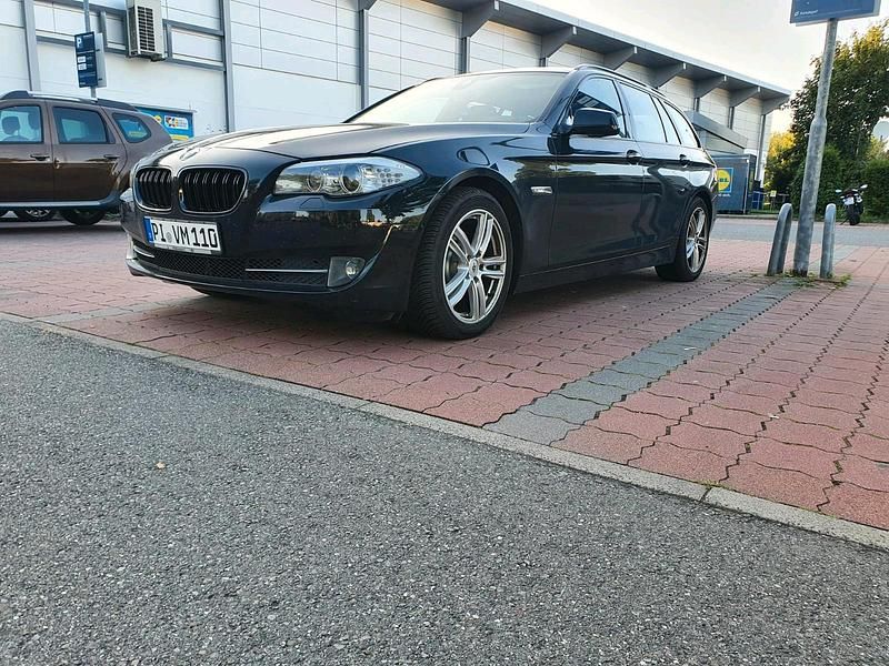 Gebraucht BMW 530 Comfort Edition 258 PS (189 kW) 2012 Schwarz Kombi