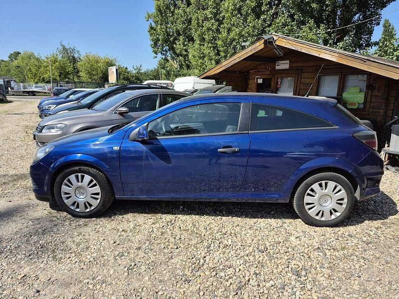 Gebraucht Opel Astra Selection 90 PS (66 kW) 2010 Ultrablau mineraleffekt Kleinwagen